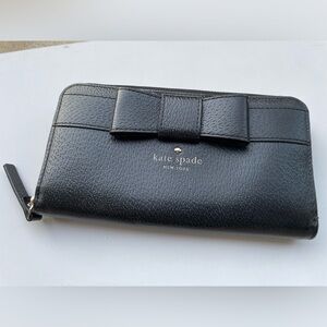 Kate Spade GUC Accordion Zip Around Wallet in Black